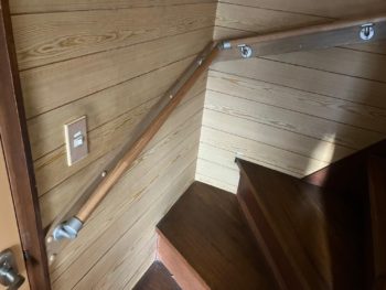 【階段の登り降り】安全で快適になるように高さと角度を調整！温かみある木材で施工しました！